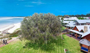 Отель Beach House Dunsborough  Дансборо